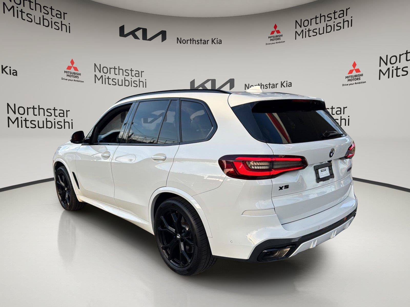Used 2023 BMW X5 M50i w/ Executive Package AWD/4WD image 4