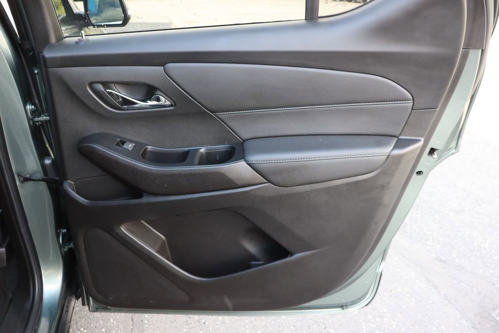 Used 2023 Chevrolet Traverse LT image 29