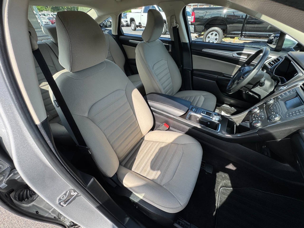 Used 2018 Ford Fusion S FWD image 10