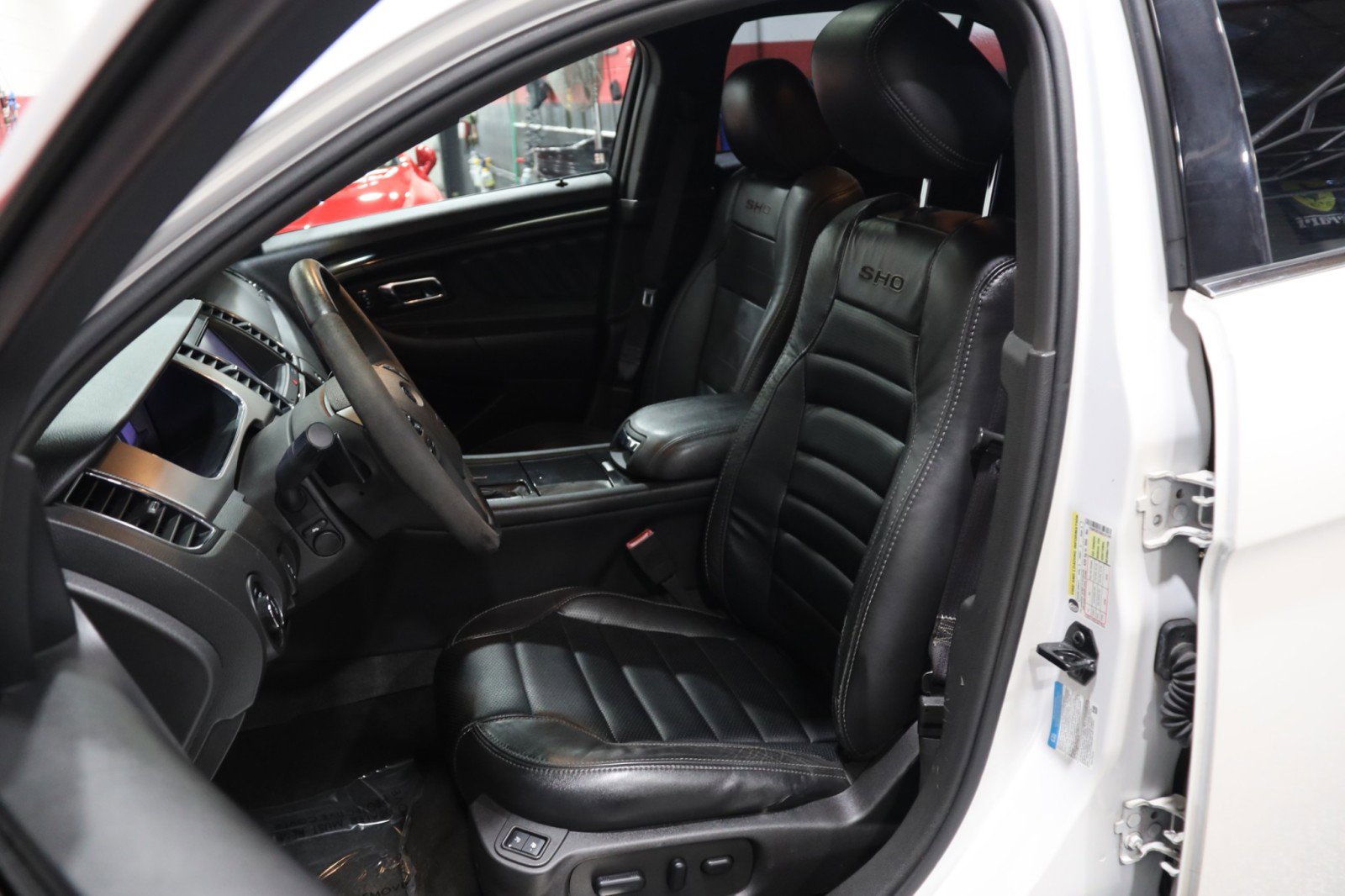 Used 2013 Ford Taurus SHO image 34