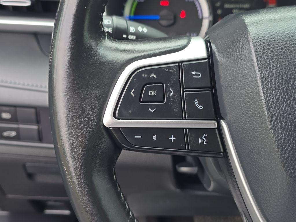 Used 2023 Toyota Highlander XLE AWD/4WD image 27
