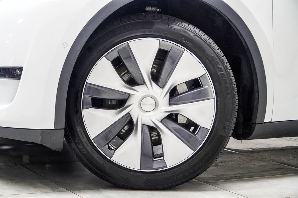 Used 2020 Tesla Model Y Long Range AWD/4WD image 3