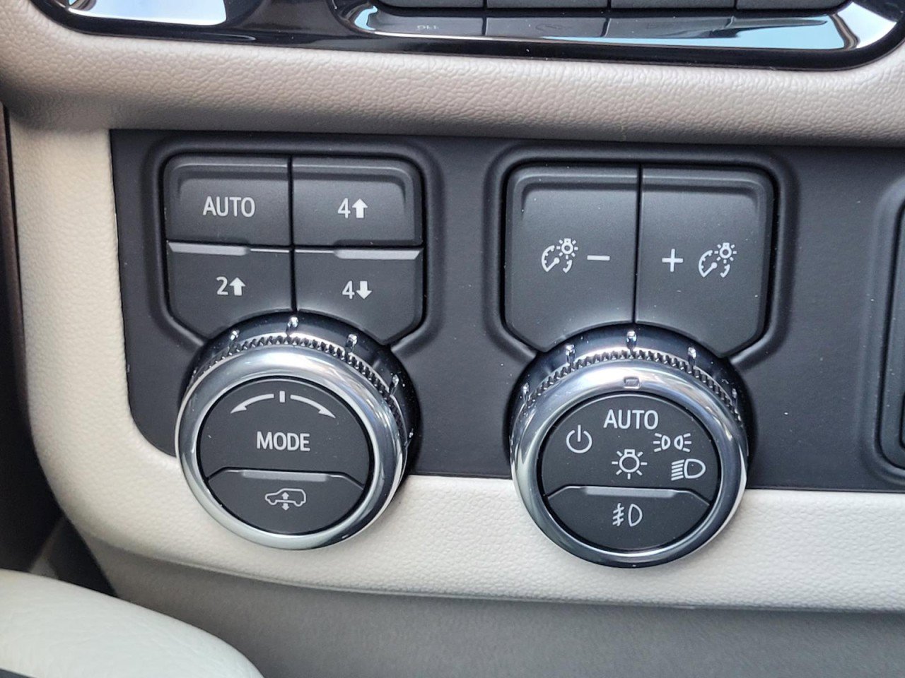 New 2026 GMC Yukon XL Denali w/ Denali Reserve Package image 23