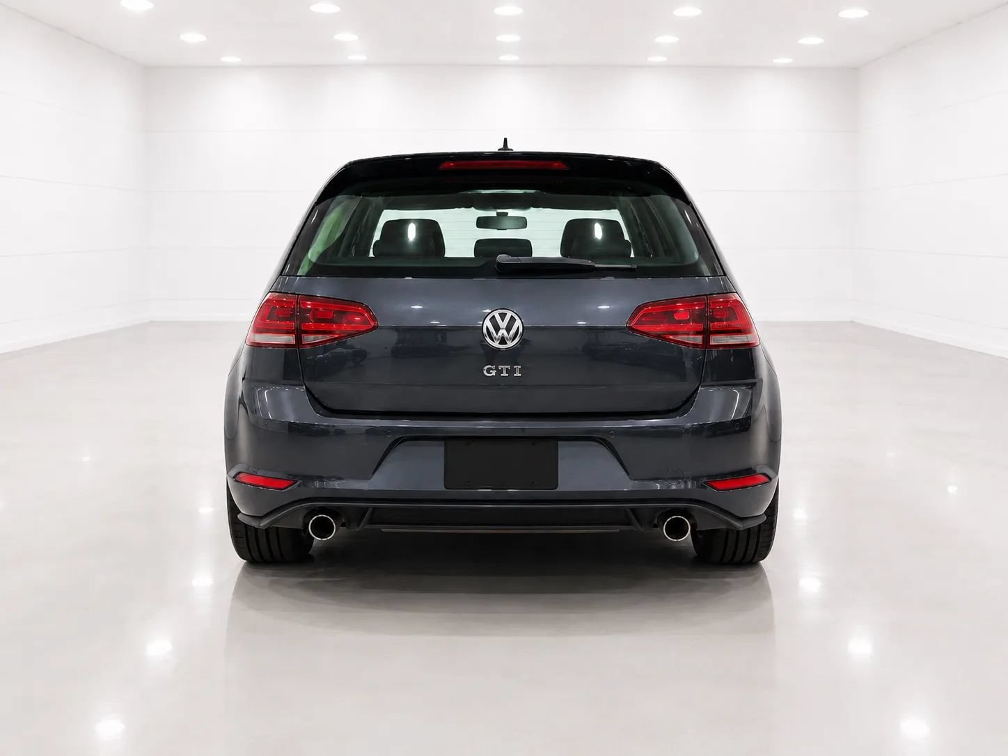 Used 2011 Volkswagen Golf 4-Door FWD image 4