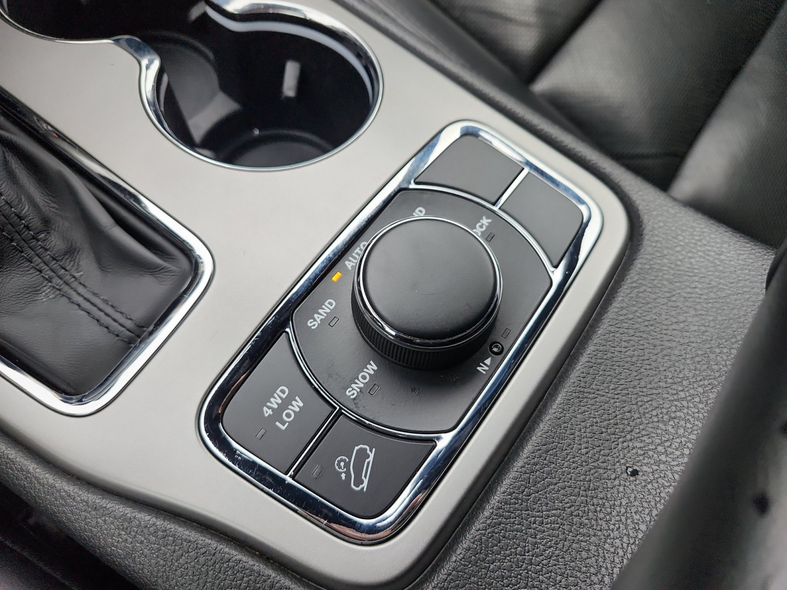 Used 2019 Jeep Grand Cherokee Limited w/ Luxury Group II AWD/4WD image 25