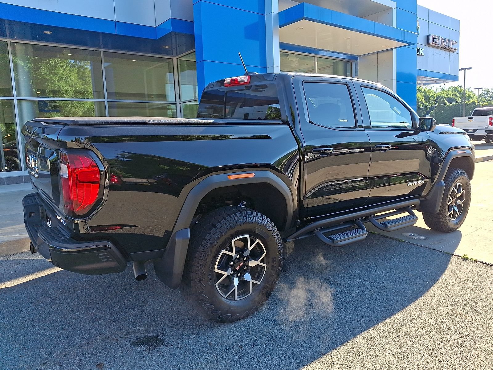 Used 2026 GMC Canyon AT4X AWD/4WD image 6