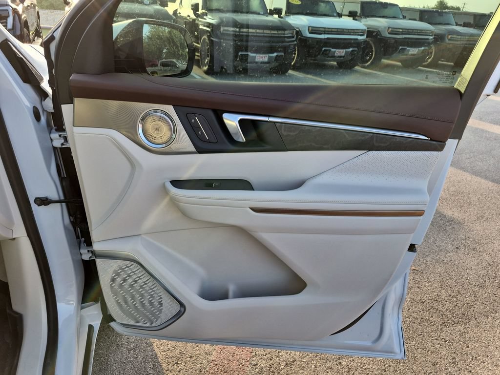 New 2026 Buick Enclave Avenir w/ Super Cruise Package FWD image 39