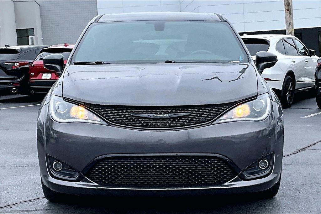 Used 2020 Chrysler Pacifica Touring w/ S Appearance Package image 7
