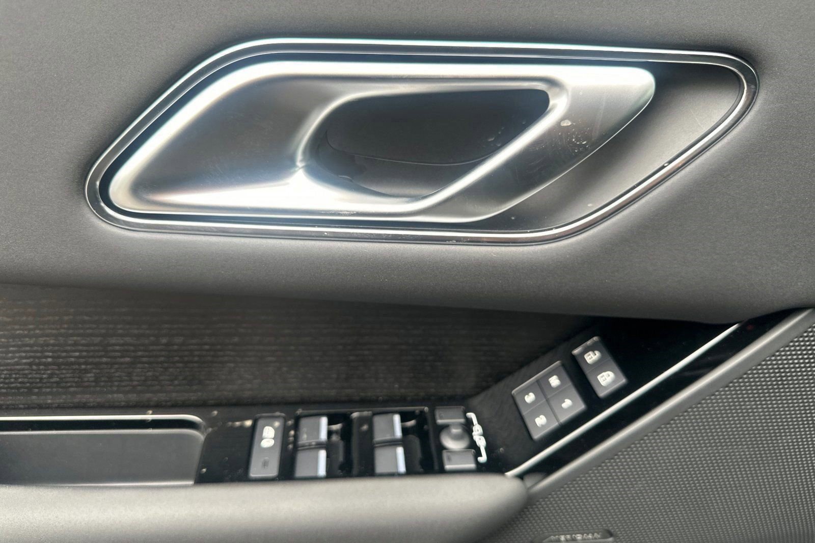 New 2026 Land Rover Range Rover Velar S AWD/4WD image 8