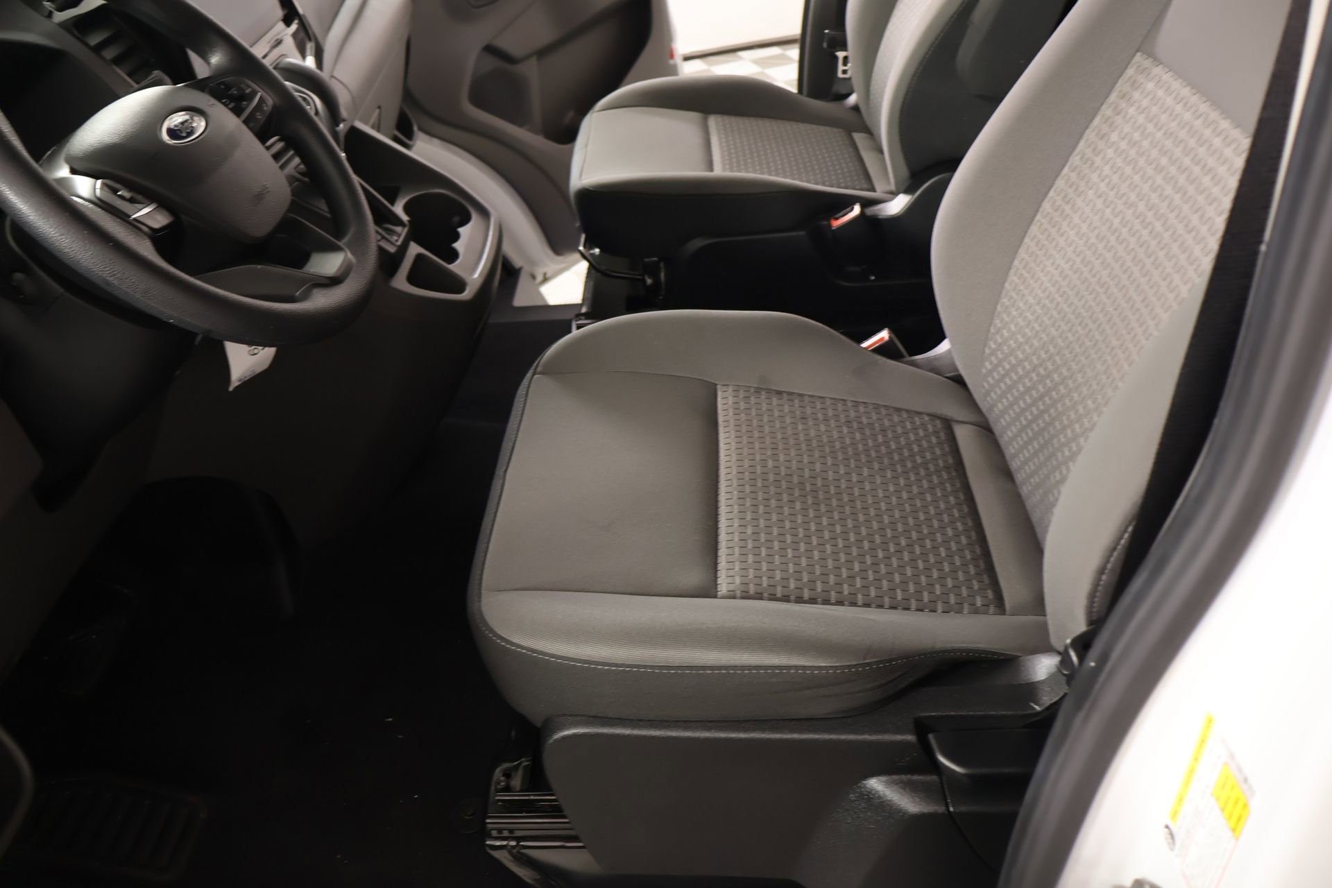 Used 2024 Ford Transit 350 XLT image 10