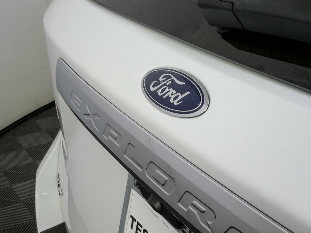 Used 2023 Ford Explorer XLT w/ Equipment Group 202A image 35