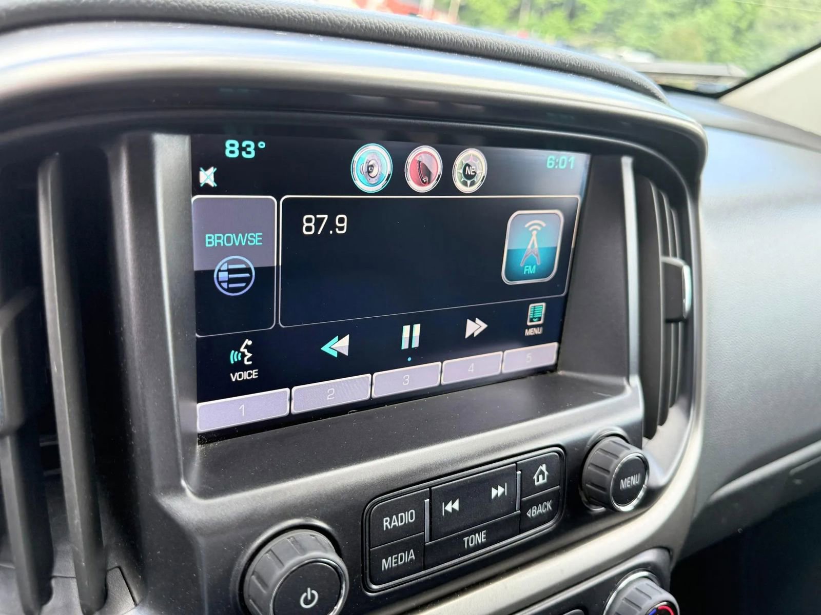Used 2015 Chevrolet Colorado Z71 AWD/4WD image 30