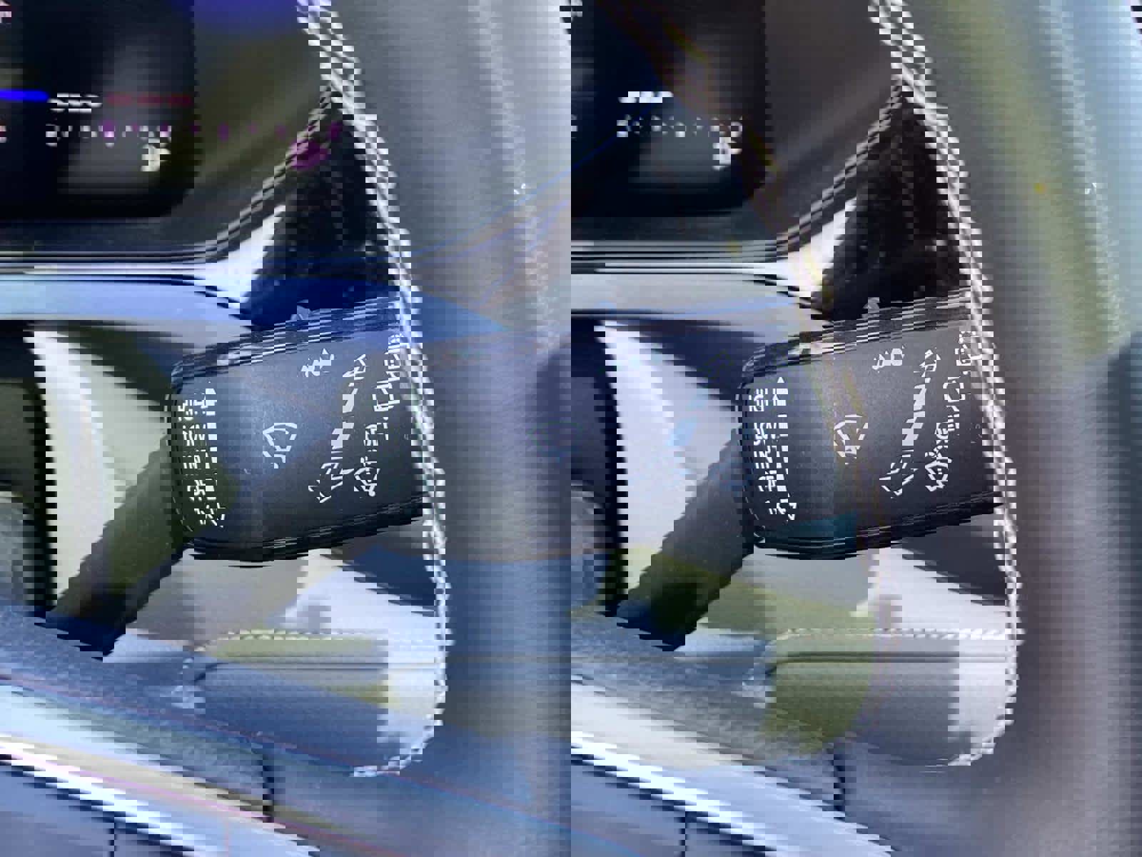 Used 2024 Volkswagen Taos SE image 18