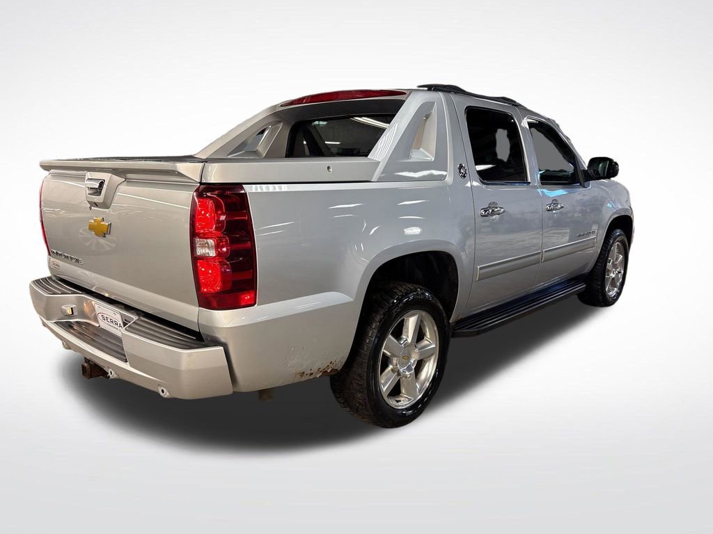 Used 2013 Chevrolet Avalanche LT w/ All-Star Edition AWD/4WD image 5