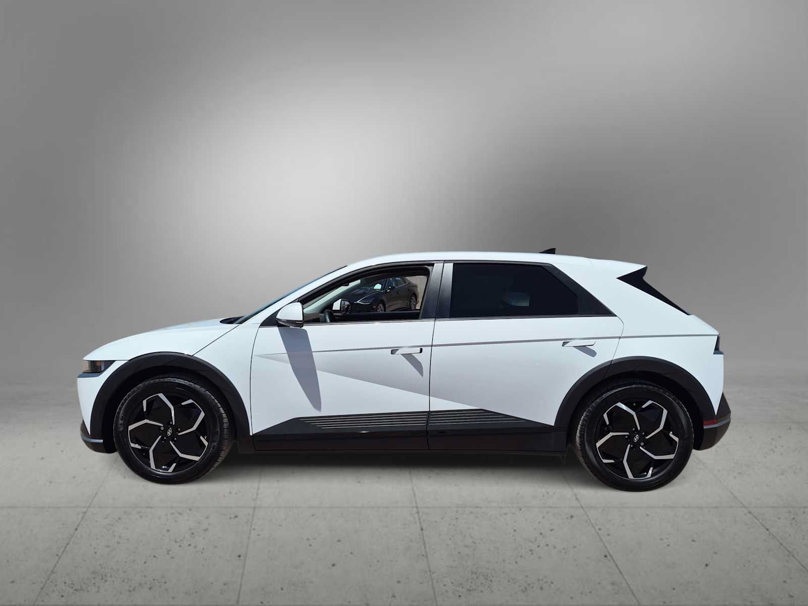 Certified 2024 Hyundai Ioniq 5 SEL RWD image 5