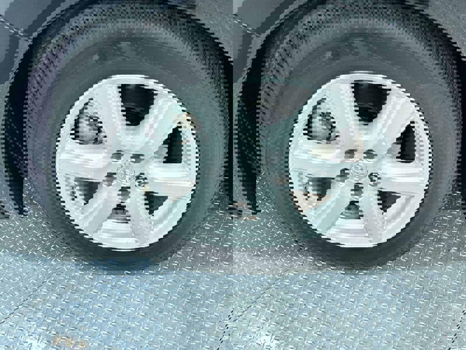 Used 2025 Toyota Camry SE w/ Convenience Package image 10