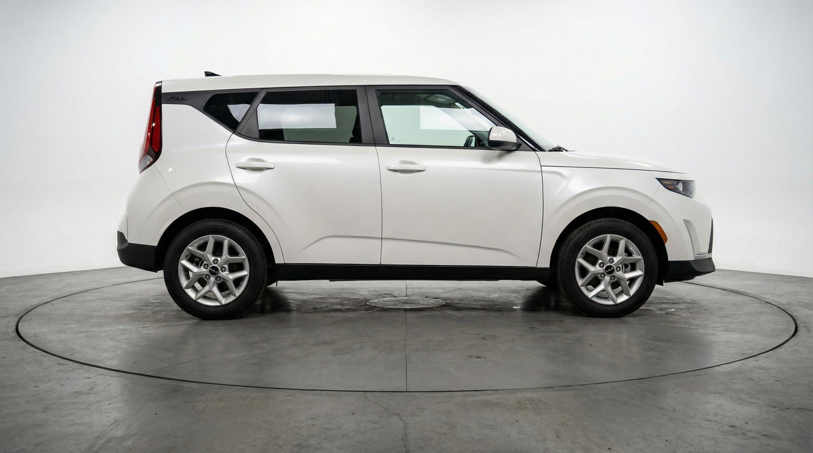 Used 2025 Kia Soul LX w/ LX Technology Package image 11