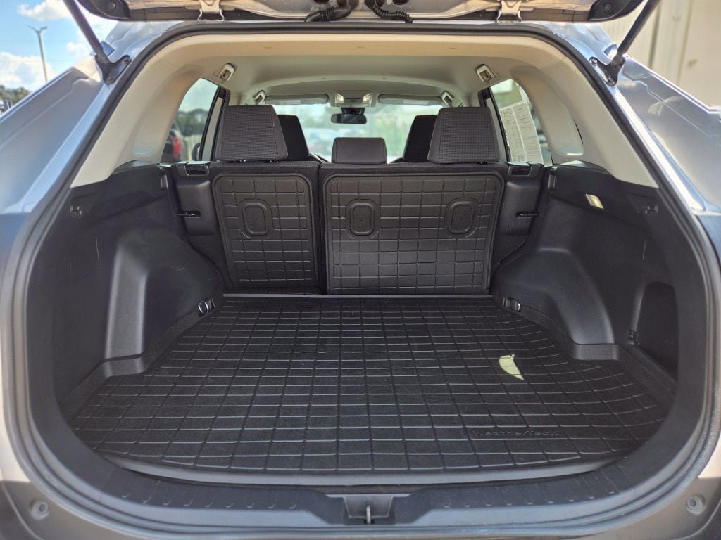 Used 2022 Toyota RAV4 LE FWD image 13