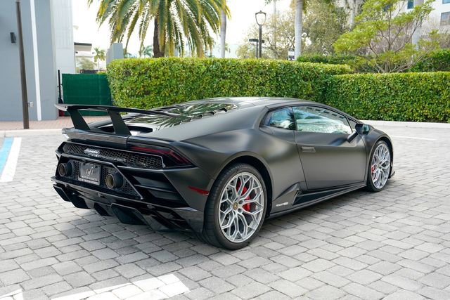 Used 2022 Lamborghini Huracan EVO image 27