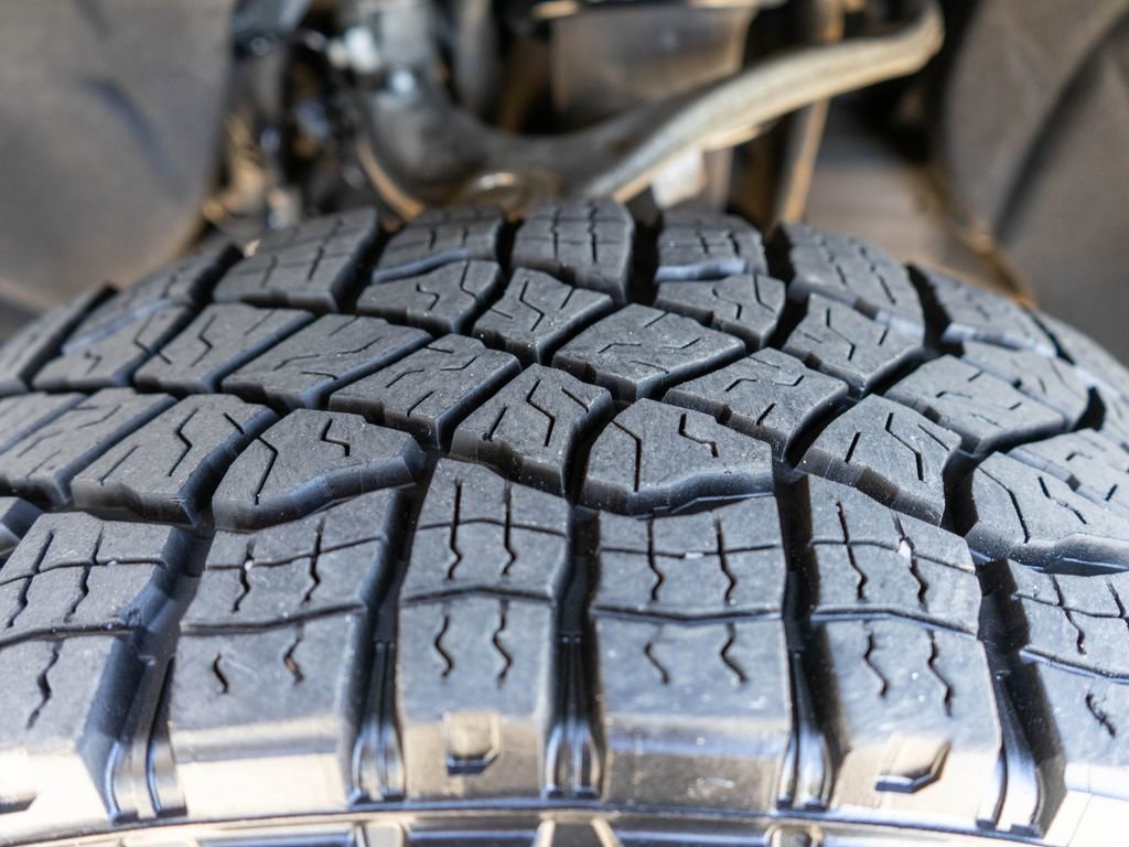 Used 2021 GMC Sierra 1500 AT4 image 39