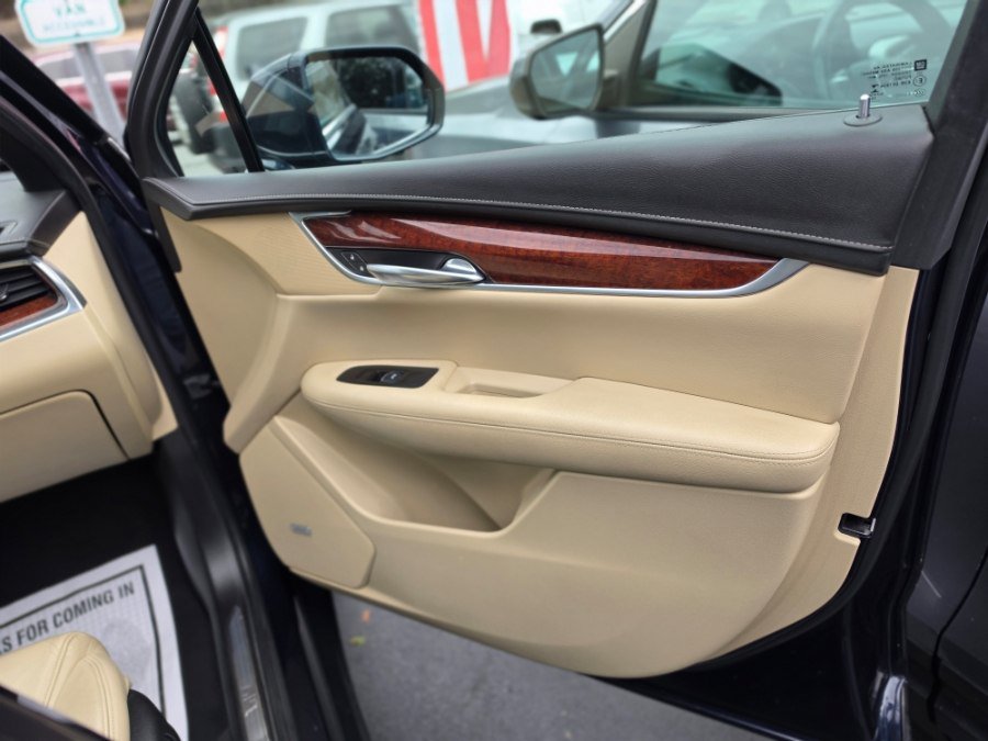 Used 2017 Cadillac XT5 Luxury w/ Driver Awareness Package FWD image 38