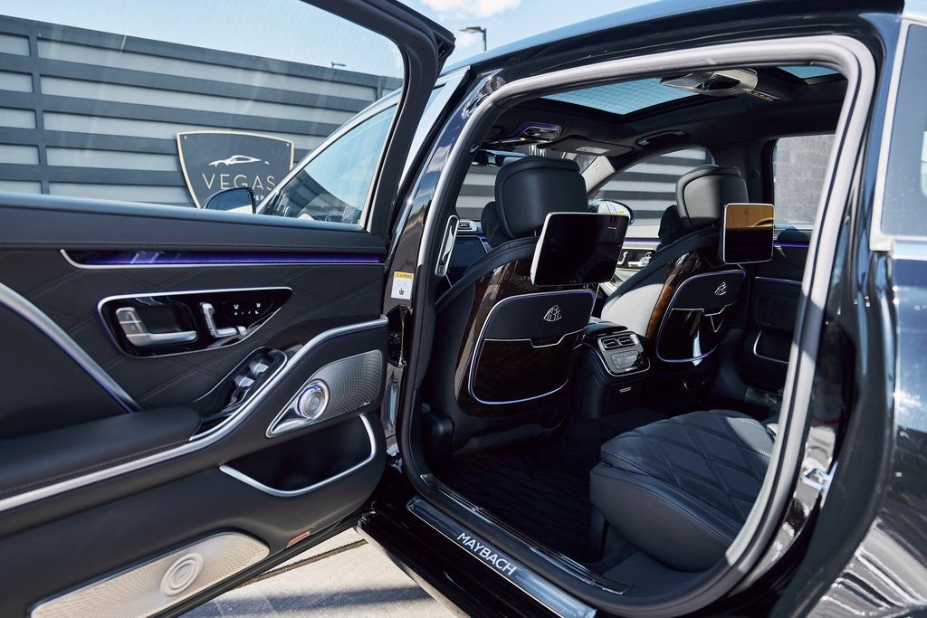 Used 2025 Mercedes-Benz Maybach S 580 4MATIC image 21