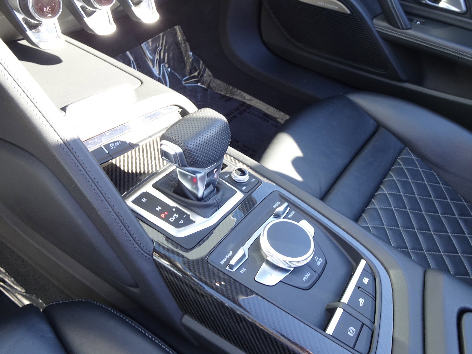 Used 2020 Audi R8 V10 w/ Carbon Exterior Package AWD/4WD image 14
