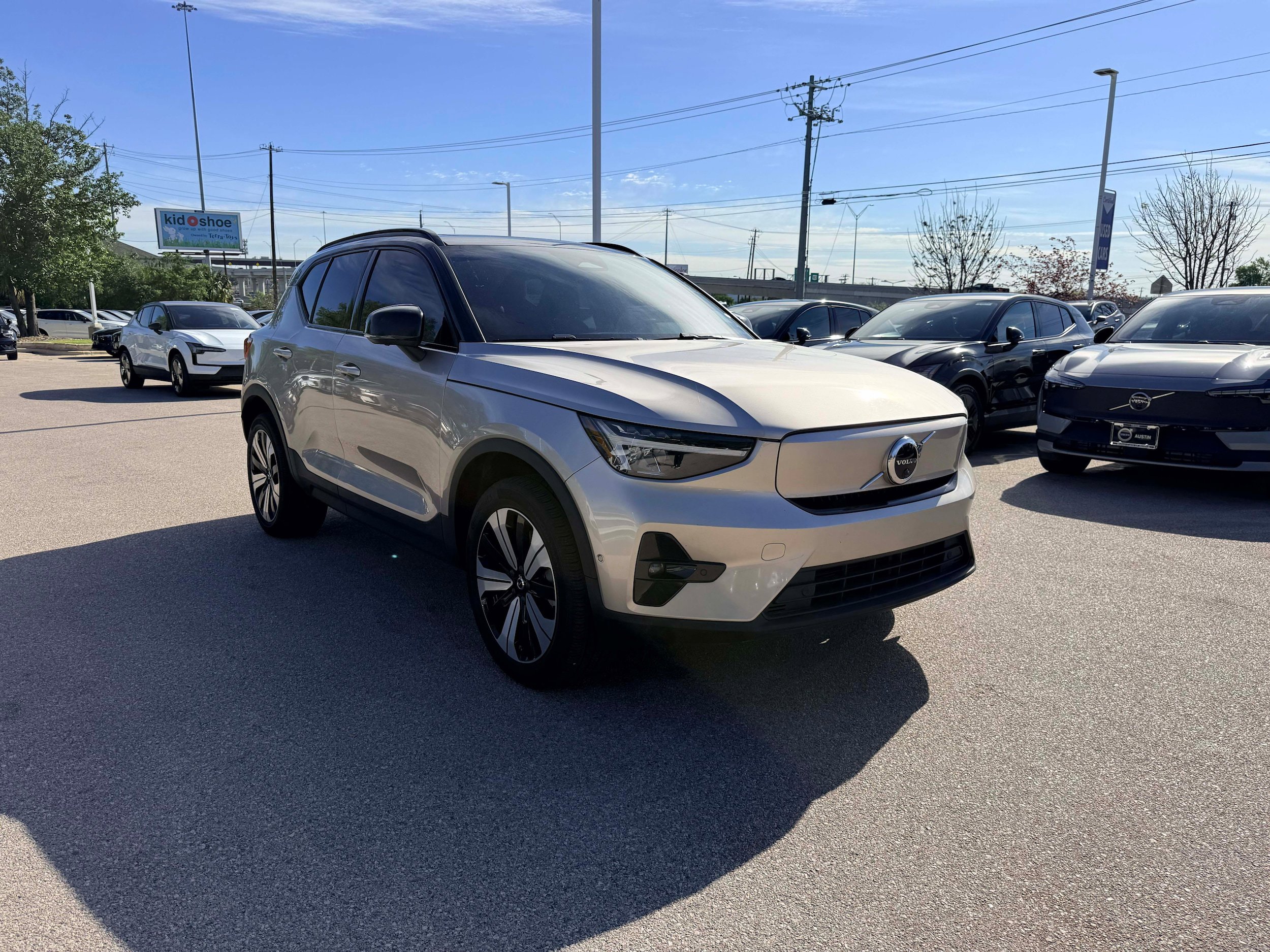 Certified 2023 Volvo XC40 Recharge Plus AWD/4WD image 7