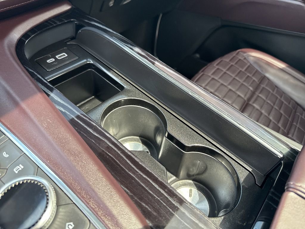 Used 2023 Cadillac Escalade ESV V AWD/4WD image 32