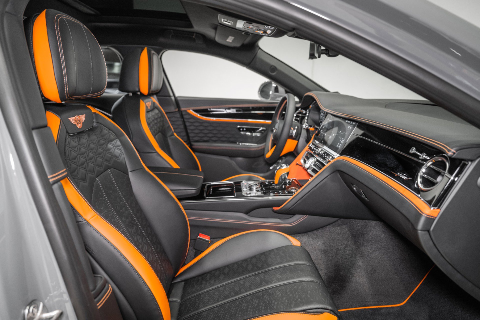 New 2026 Bentley Flying Spur Plug-In Hybrid image 2