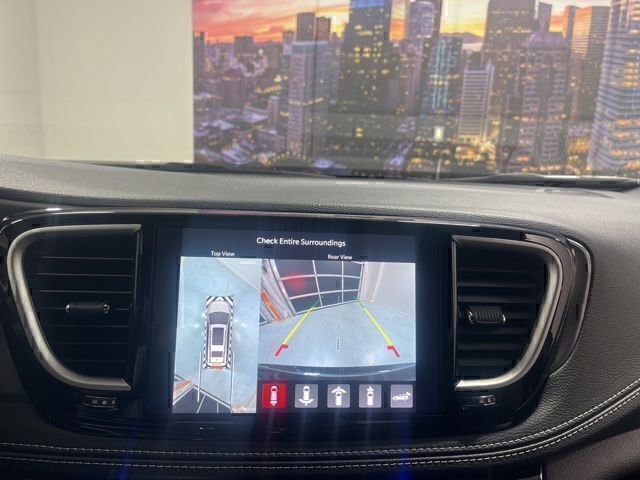 New 2026 Chrysler Pacifica Select image 14