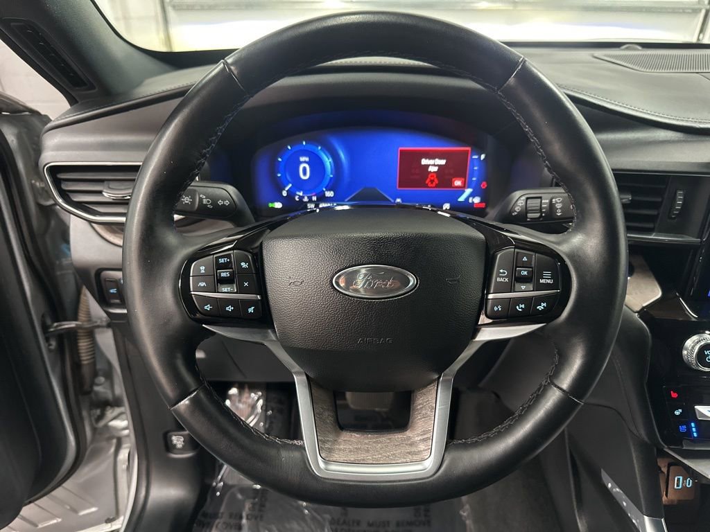 Used 2022 Ford Explorer Platinum w/ Equipment Group 601A AWD/4WD image 13