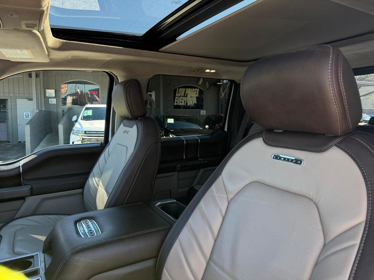 Used 2019 Ford F150 Limited w/ Trailer Tow Package image 9