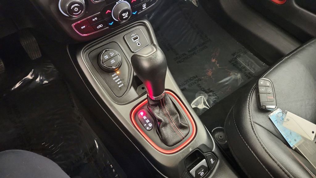 Used 2019 Jeep Compass Trailhawk w/ Cold Weather Group AWD/4WD image 25