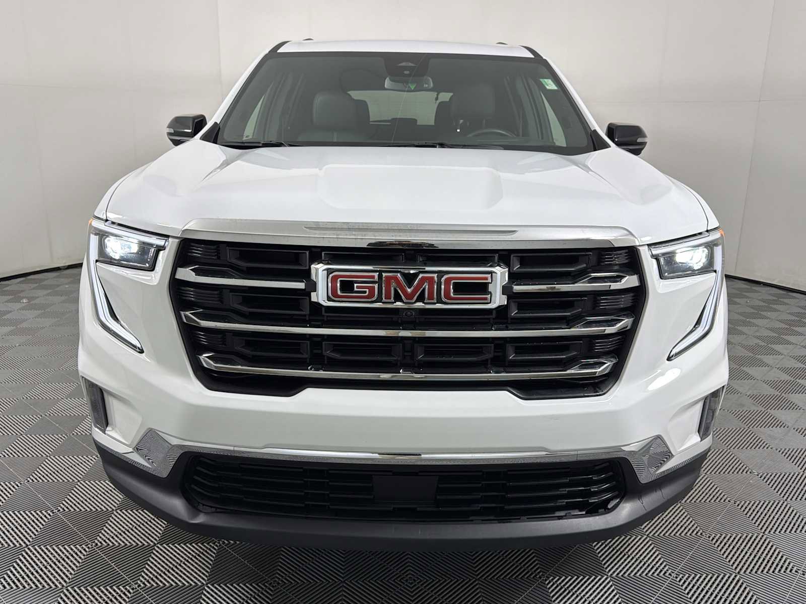 Used 2024 GMC Acadia Elevation video 2