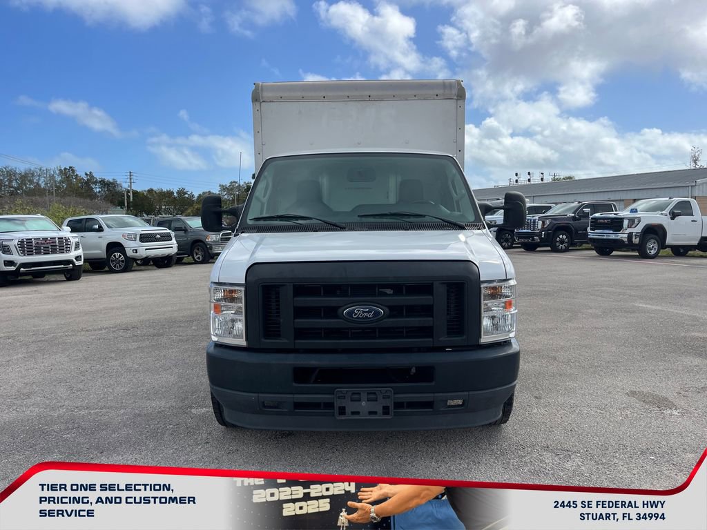 Used 2022 Ford E-350 and Econoline 350 Super Duty w/ Power Windows & Locks Group image 3