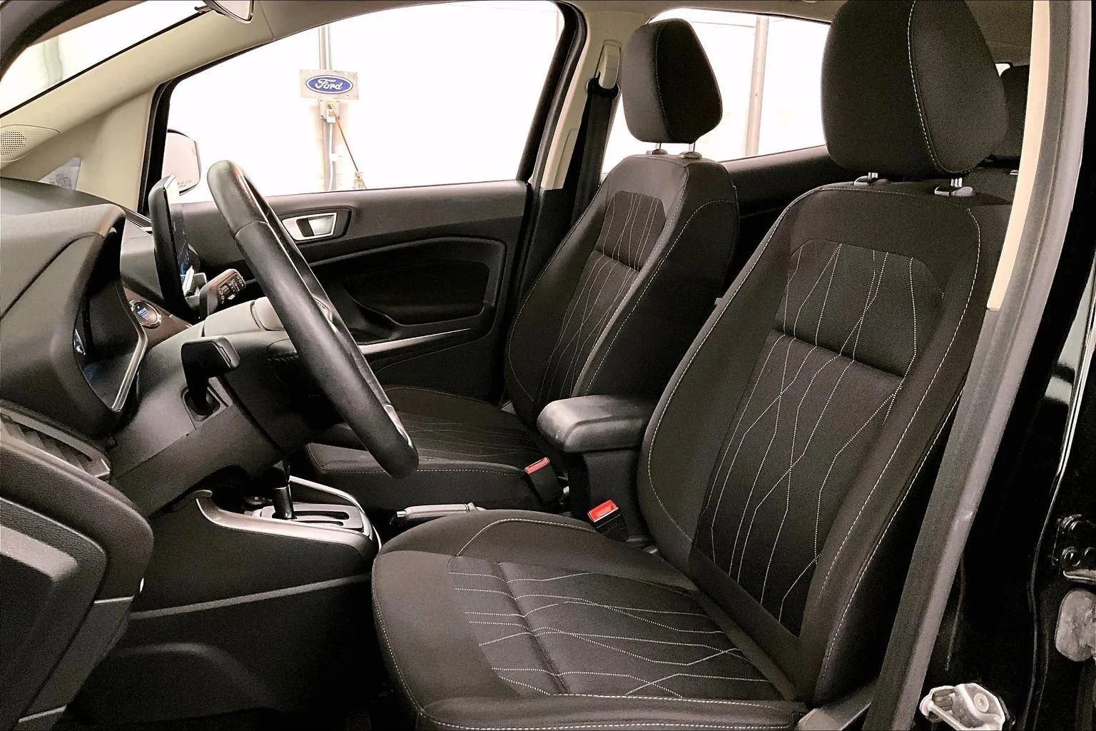 Used 2019 Ford EcoSport SE w/ SE Convenience Package image 24