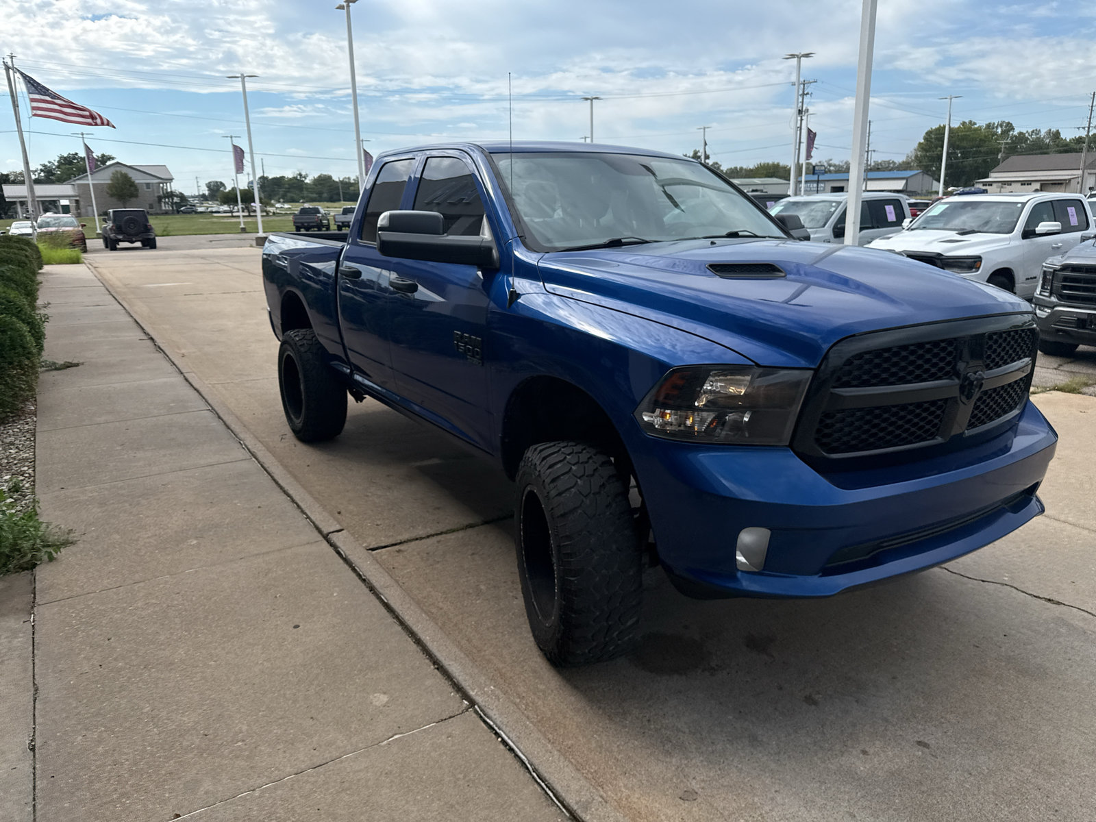 Used 2019 RAM 1500 Express w/ Wheel & Sound Group AWD/4WD image 4