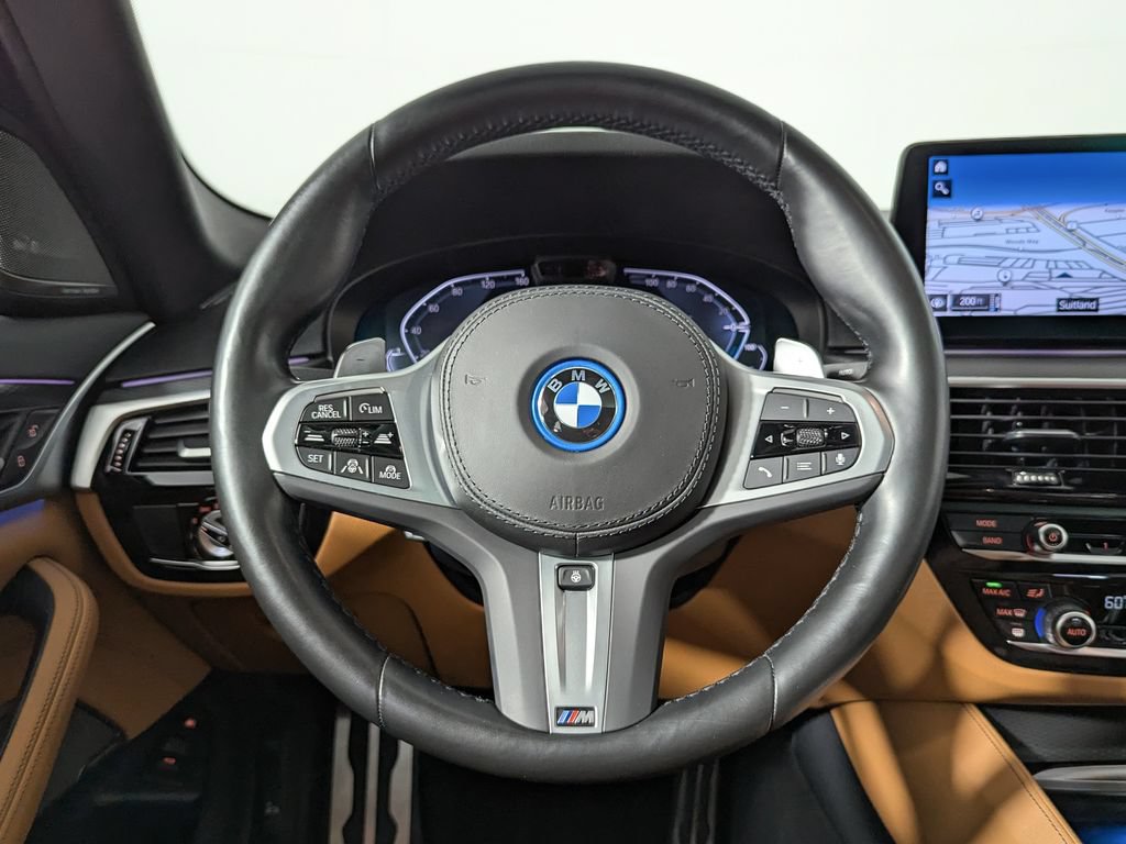Used 2022 BMW 530e xDrive w/ Premium Package AWD/4WD image 32
