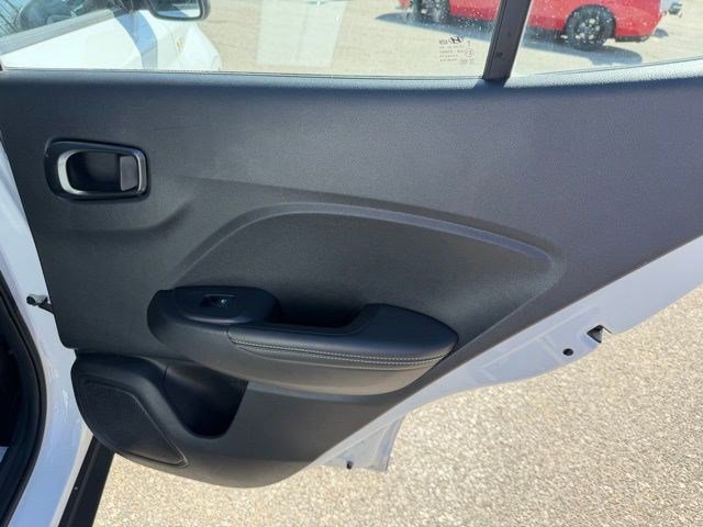 Used 2023 Hyundai Venue Limited image 17