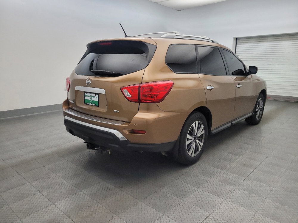 Used 2017 Nissan Pathfinder SV w/ SV Cold Weather Package FWD image 9