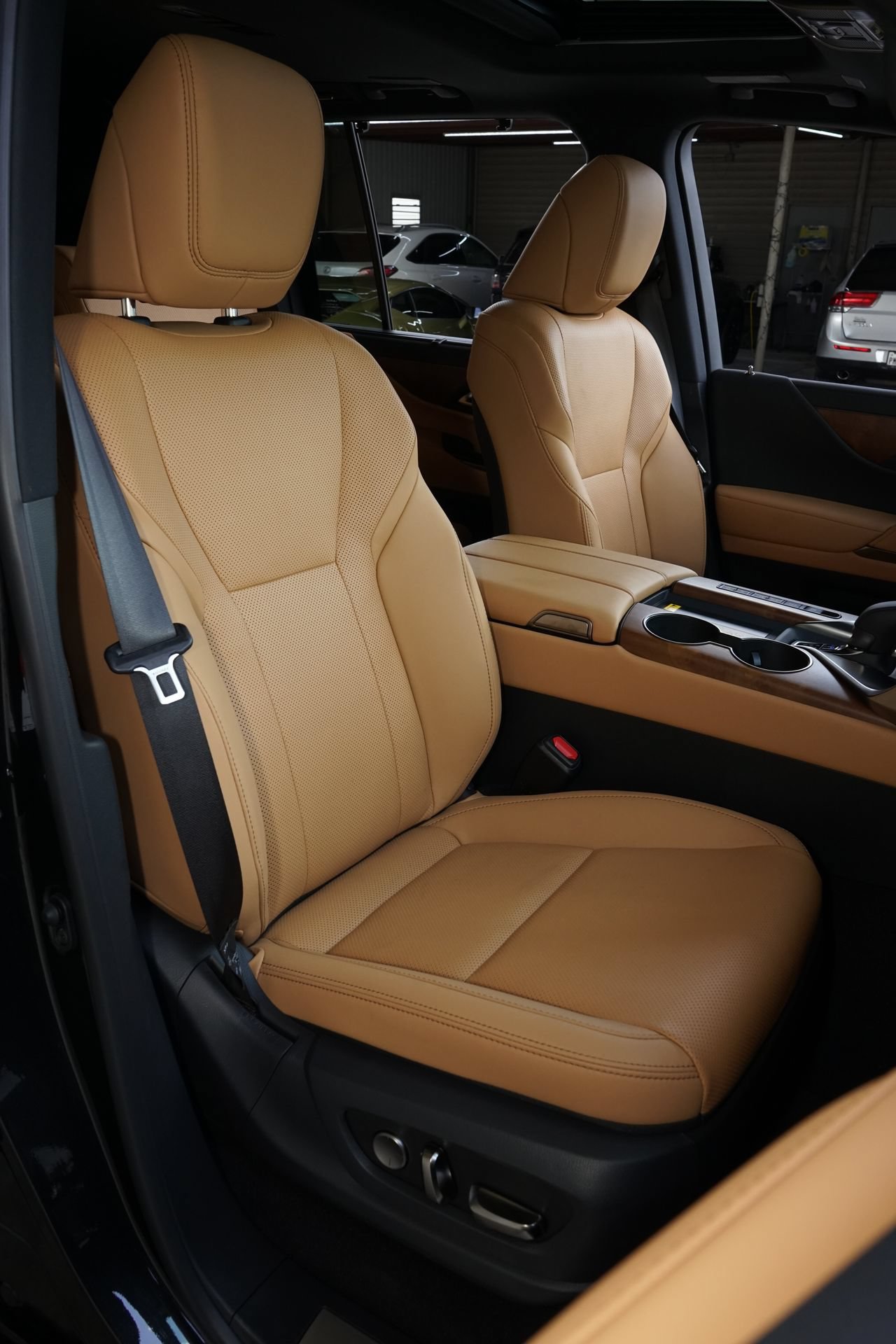 Used 2026 Lexus LX 700h Luxury AWD/4WD image 10