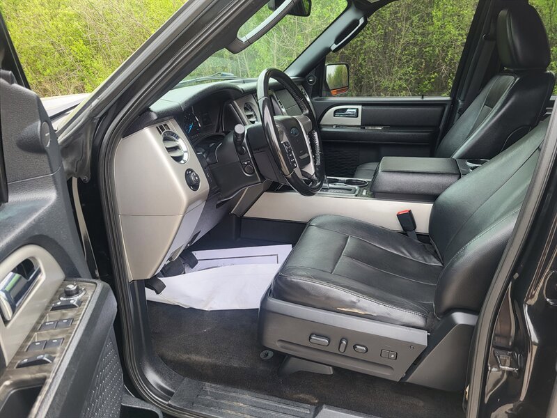 Used 2015 Ford Expedition Limited w/ Equipment Group 301A AWD/4WD image 11