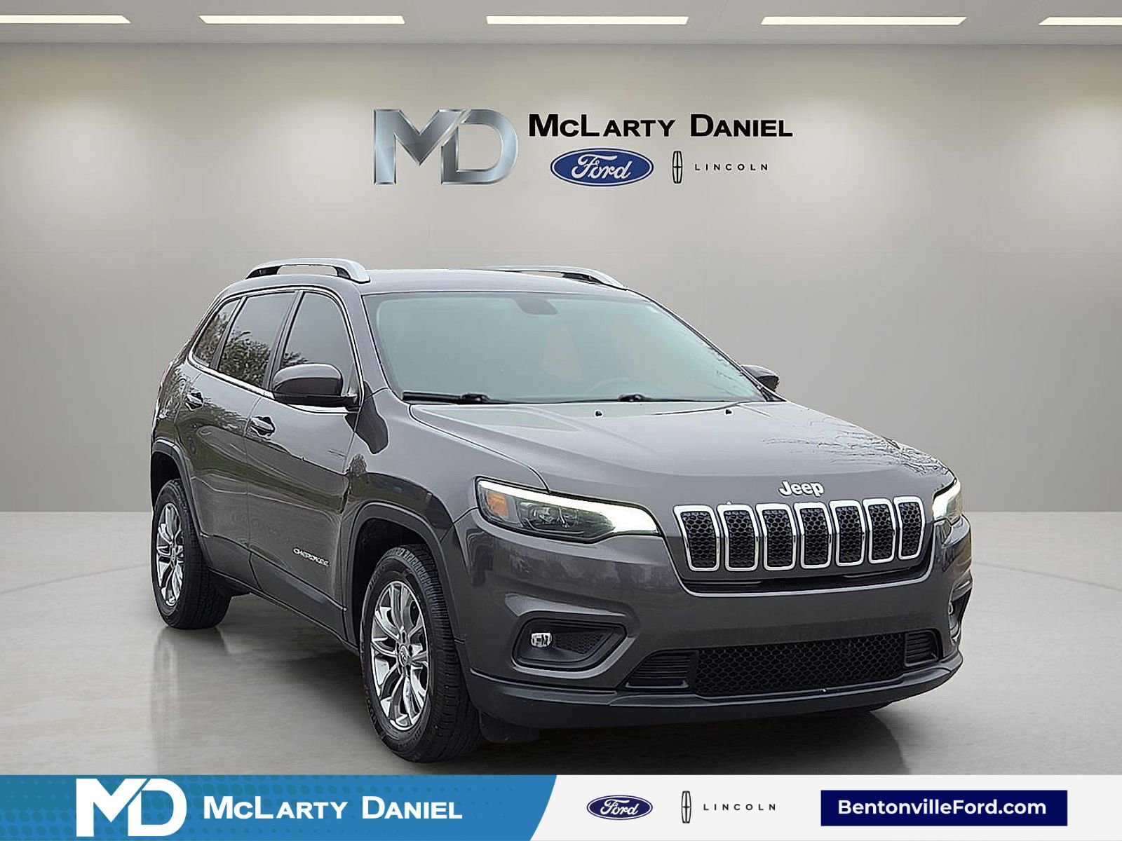 Used 2020 Jeep Cherokee Latitude Plus w/ Cold Weather Group image 1