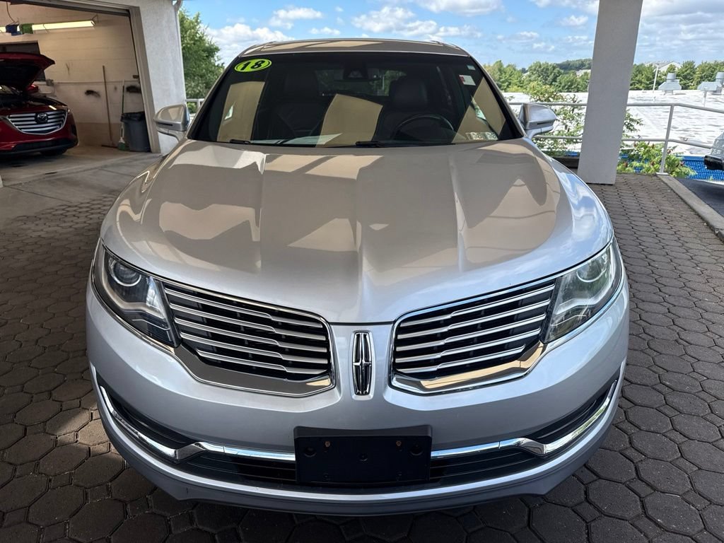 Used 2018 Lincoln MKX Select w/ Select Plus Package AWD/4WD image 2