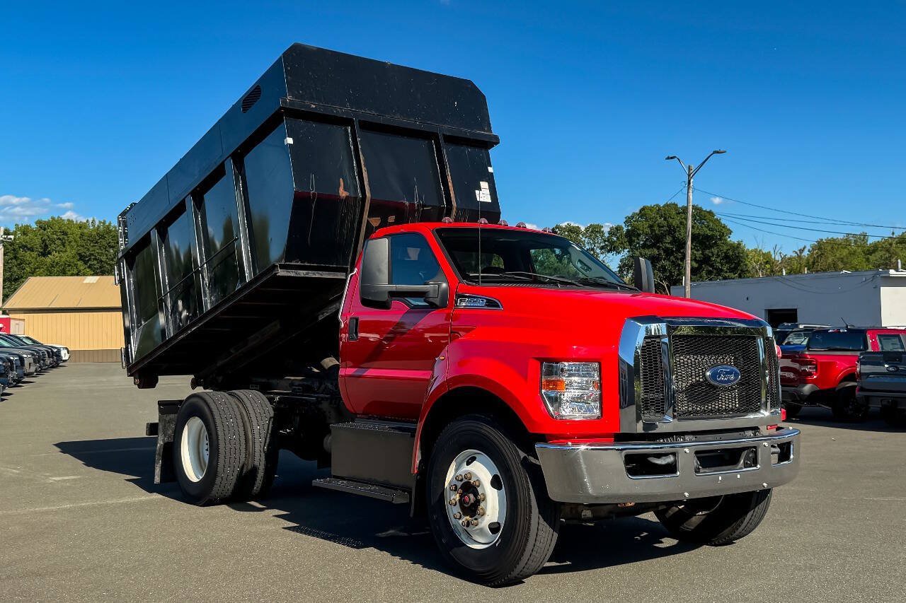Used 2023 Ford F650 2WD Regular Cab Super Duty image 1