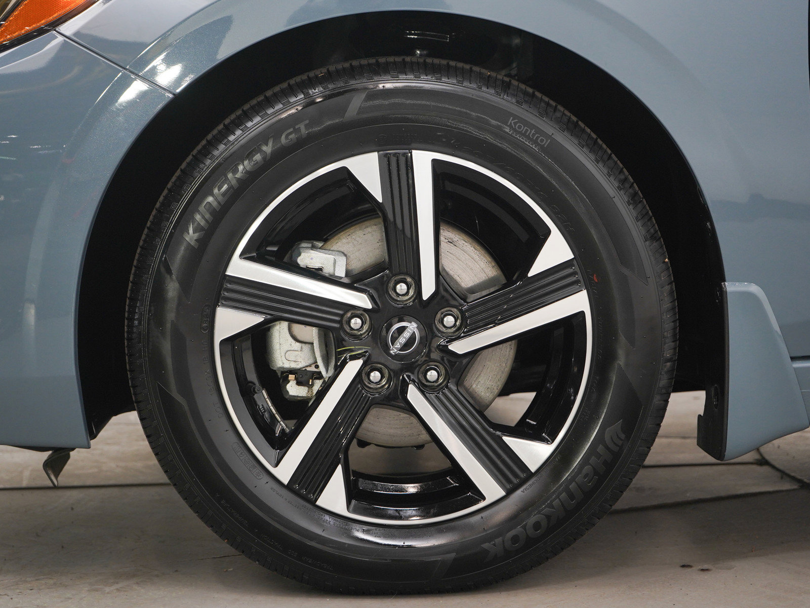 Used 2025 Nissan Sentra SV w/ All-Weather Package image 29