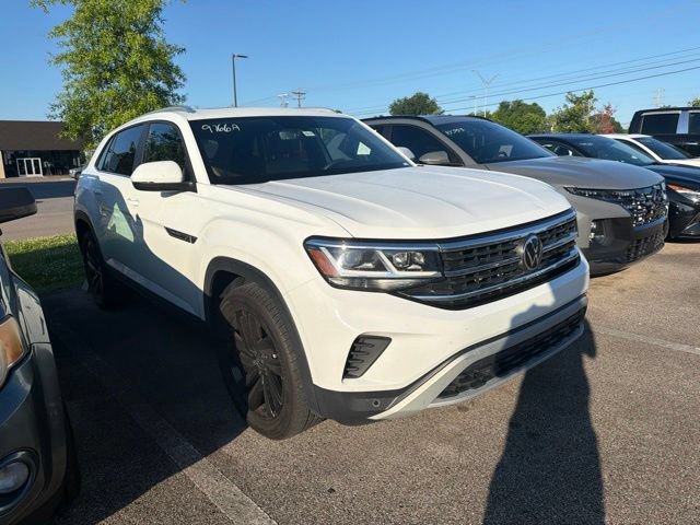 Used 2023 Volkswagen Atlas Cross Sport SE w/ Panoramic Sunroof Package FWD image 1