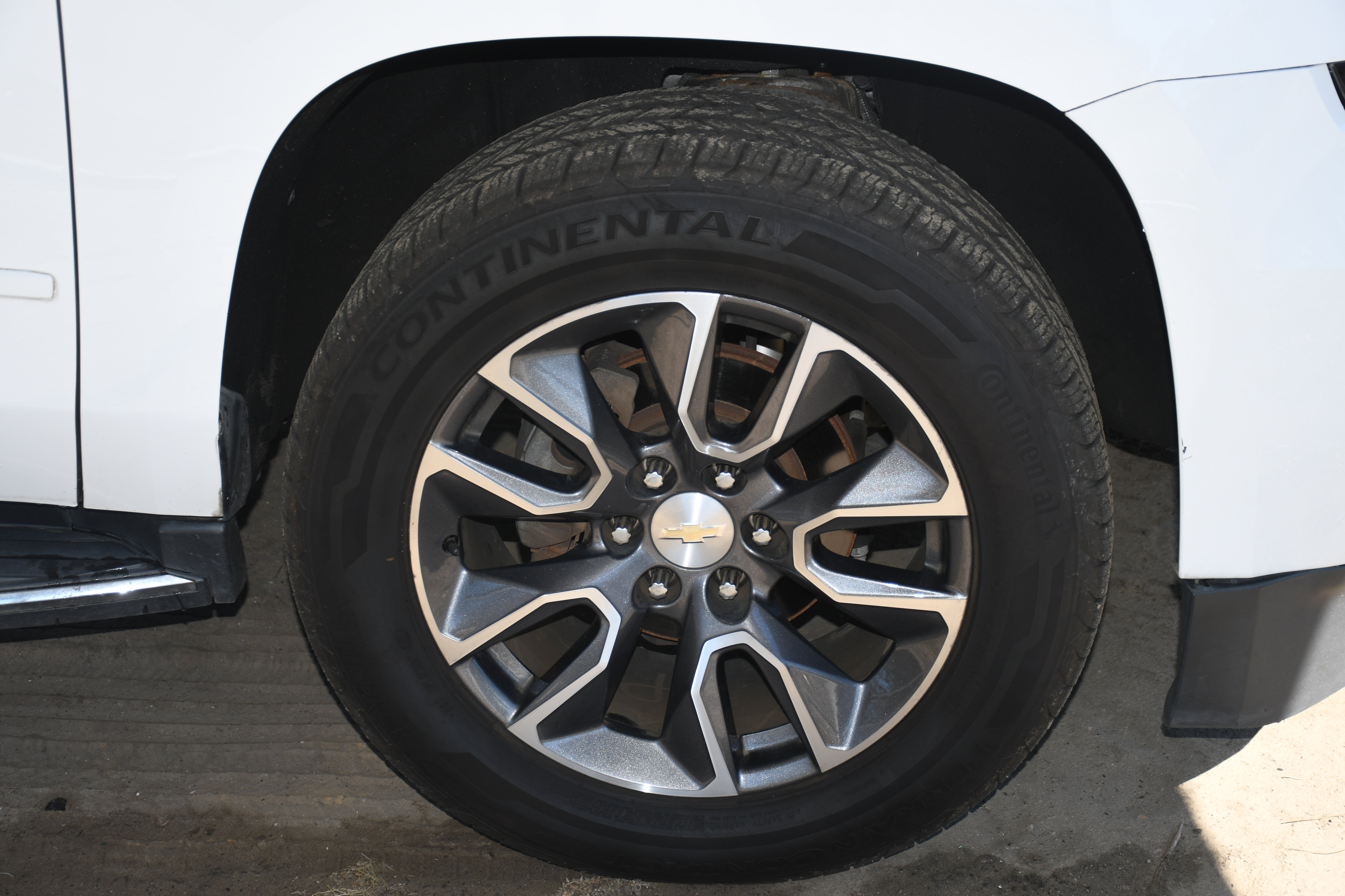 Used 2017 Chevrolet Suburban Premier image 24