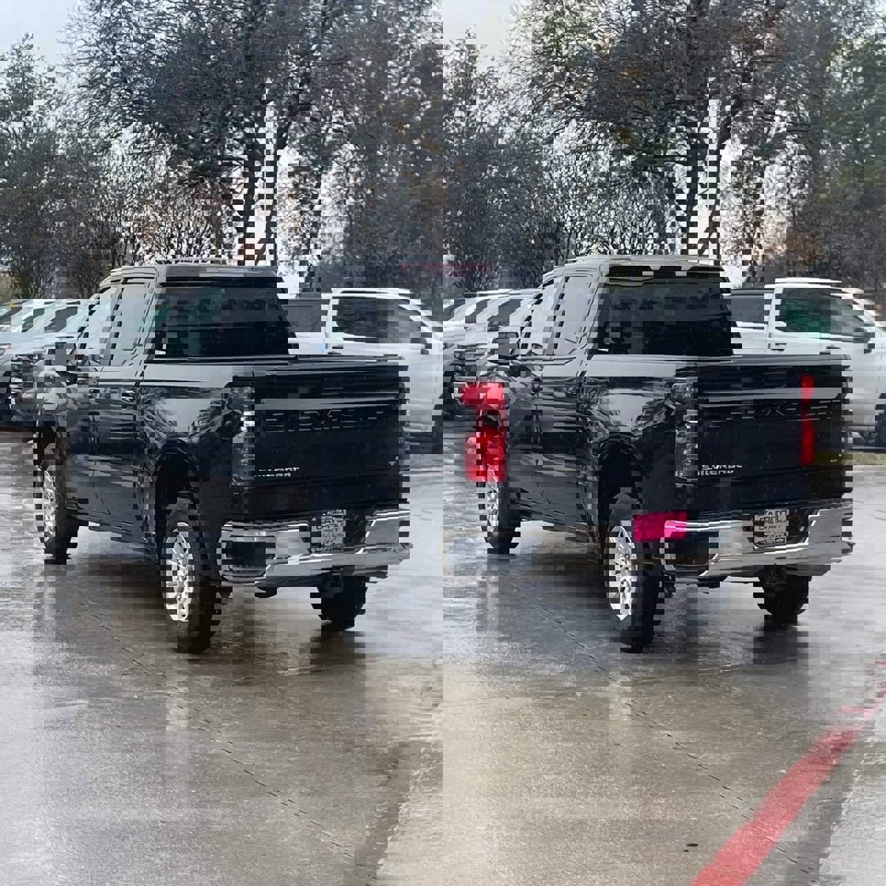 Used 2025 Chevrolet Silverado 1500 LT image 4